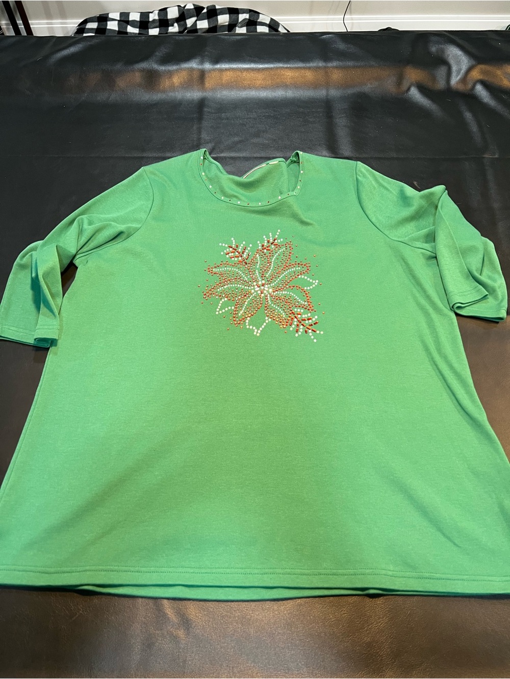 Quacker Factory Poinsettia Holiday Green Embellished Top NO TAGS SEE PHOTOS